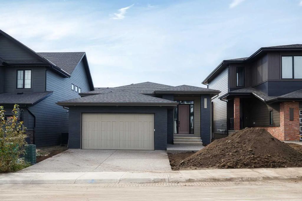145 Creekstone Hill Sw, Calgary