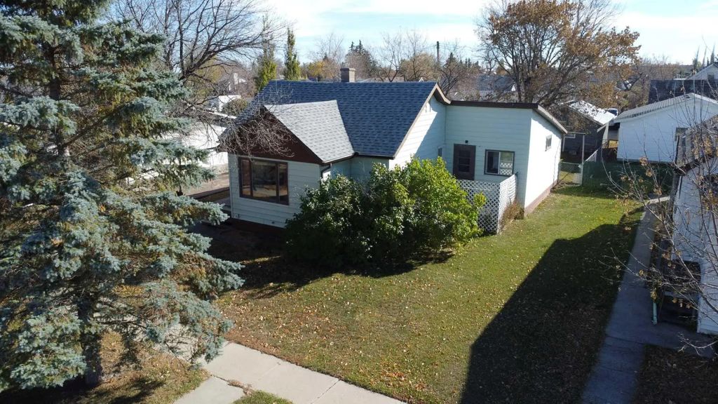 109 6 Avenue E, Hanna