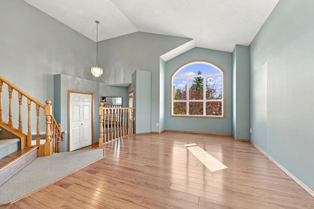 184 Hidden Circle Nw, Calgary