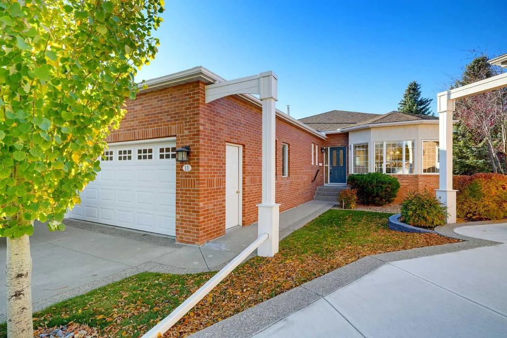 11 Prominence Point Sw, Calgary