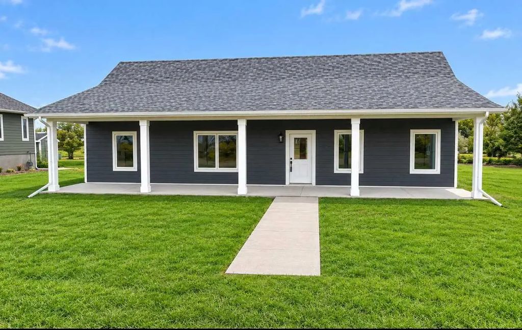 4313 43 Street , Castor