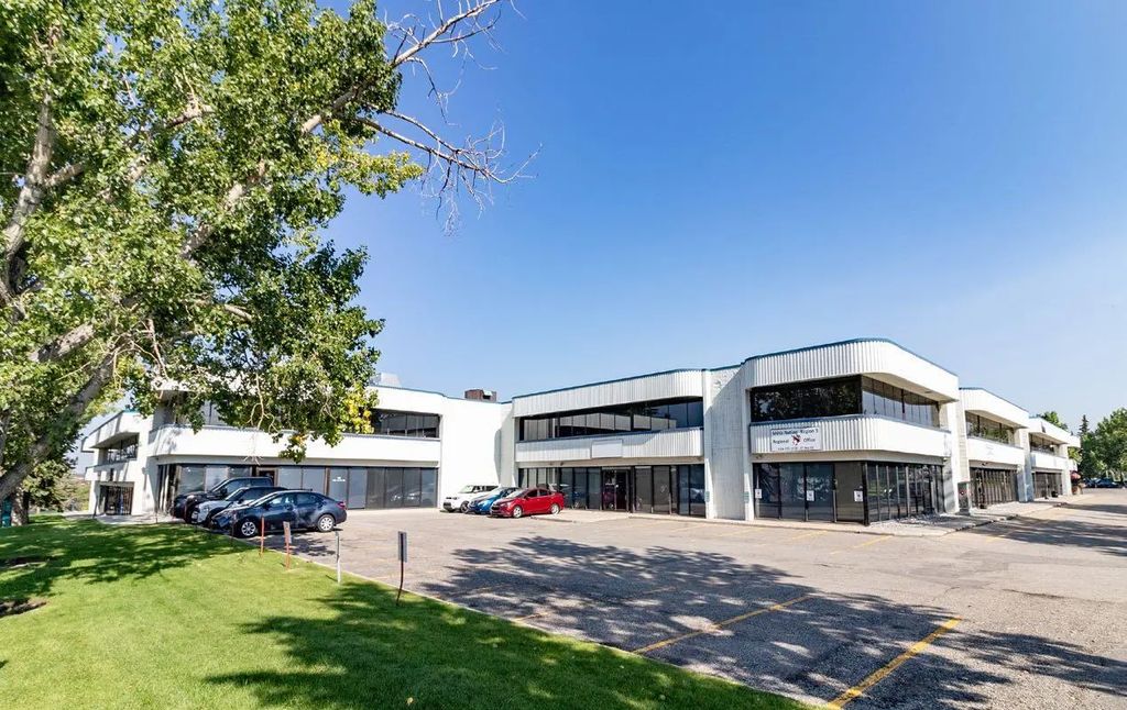201a 1530 27 Avenue Ne, Calgary