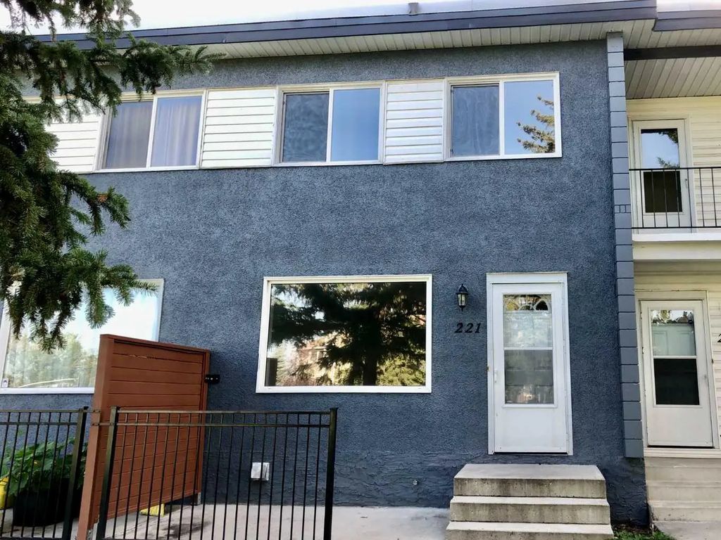 221 2211 19 Street Ne, Calgary