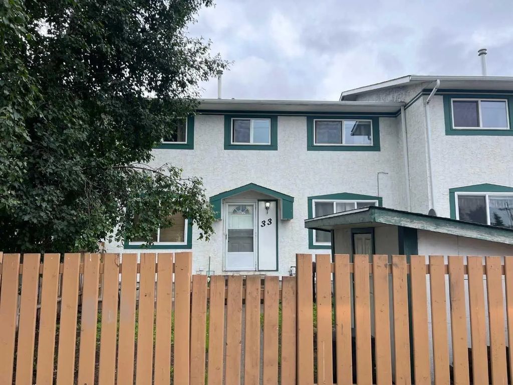 33 110 Tamarack Avenue , Hinton