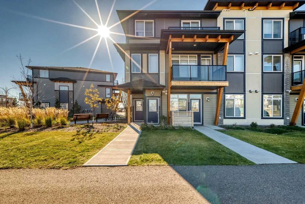 4405 Seton Drive Se, Calgary