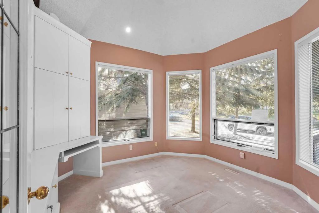 Snowbird Feature Map 84 Strathlorne Crescent SW, Calgary Property Listing: MLS® #A2353985