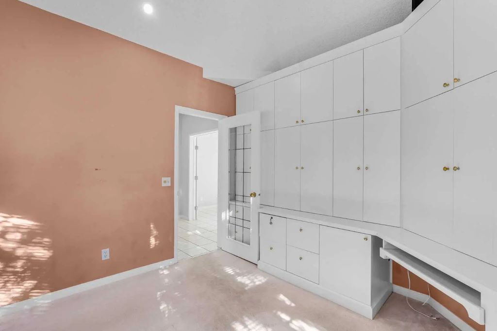 Snowbird Feature Map 84 Strathlorne Crescent SW, Calgary Property Listing: MLS® #A2353985