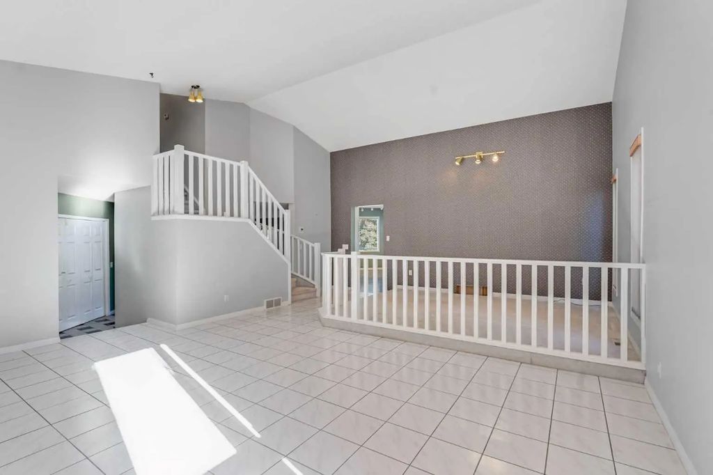 Snowbird Feature Map 84 Strathlorne Crescent SW, Calgary Property Listing: MLS® #A2353985