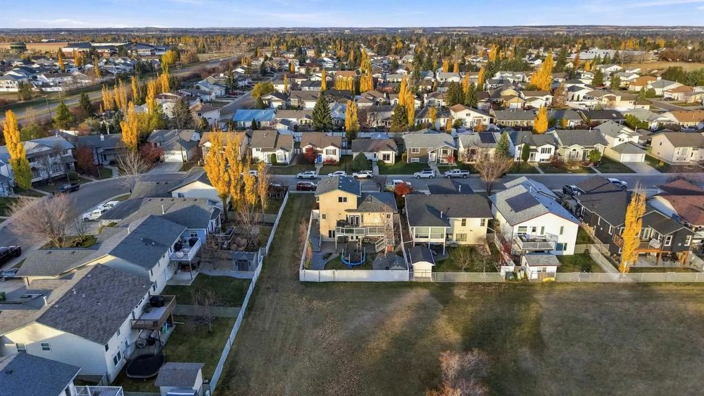 Baseboard 316 72 Darling Crescent , Red Deer, AB, T4R2W3