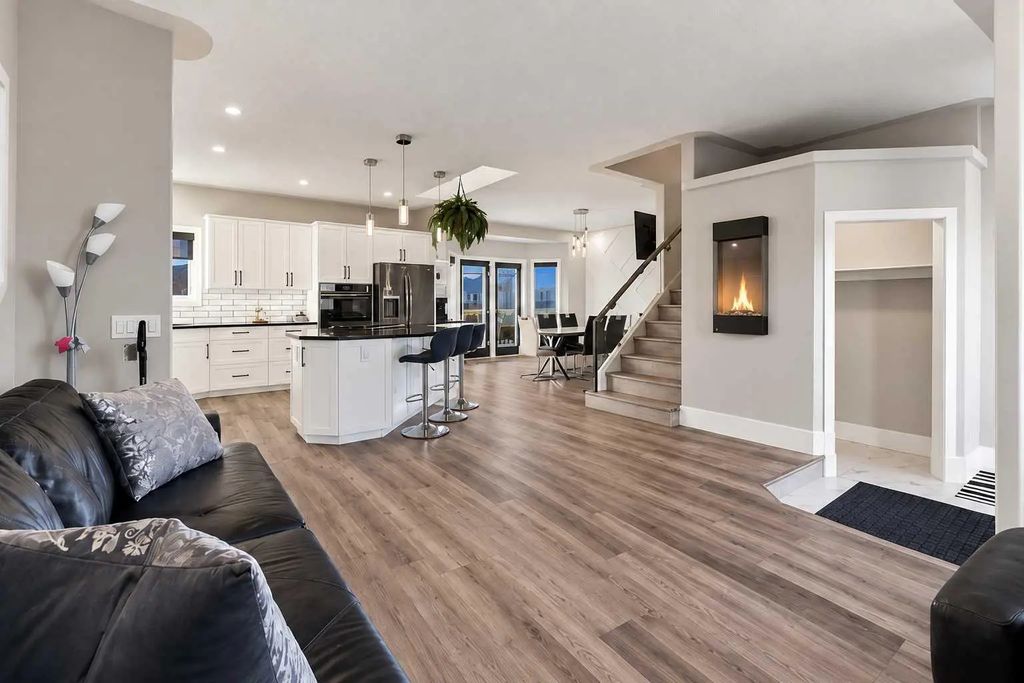 Baseboard 316 72 Darling Crescent , Red Deer, AB, T4R2W3