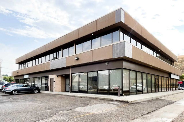 210, 1111 Kingsway Avenue Se, Medicine Hat