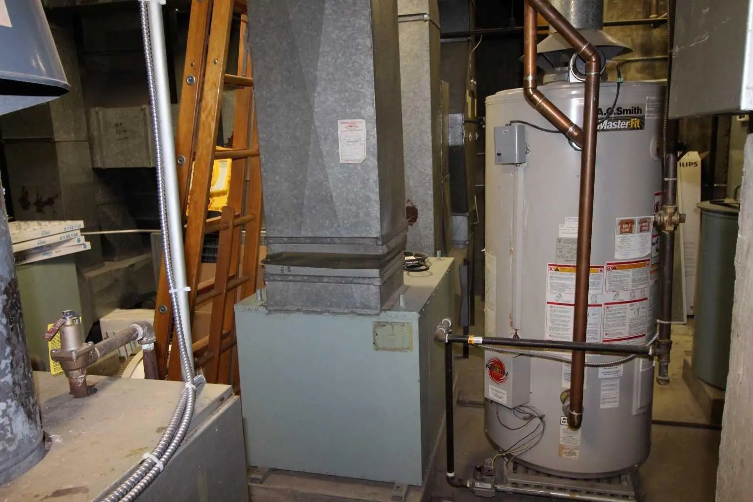 2, 1133 17 Avenue Northwest, Calgary – Commercial Mixed Use Listing Photo 3