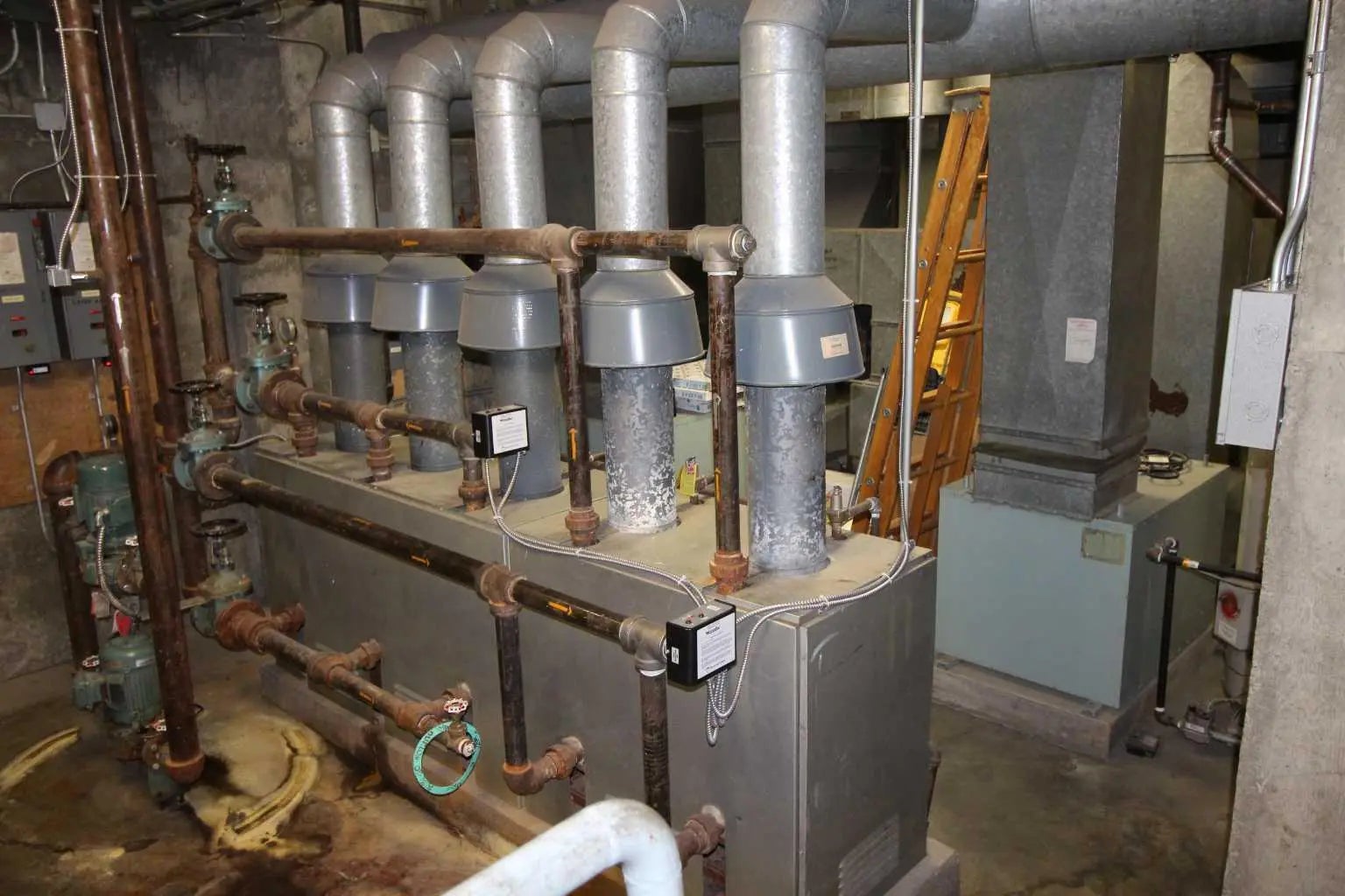 2, 1133 17 Avenue Northwest, Calgary – Commercial Mixed Use Listing Photo 7