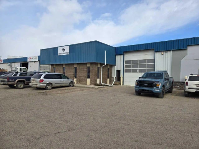 170, 8319 Chiles Ind Avenue , Red Deer