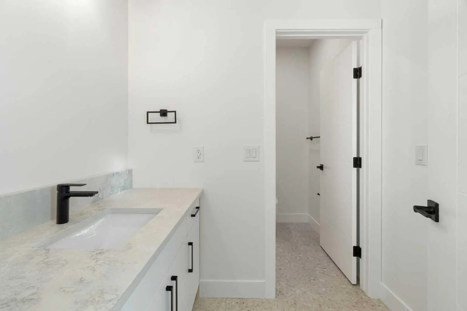 290 Muirfield Crescent , Lyalta – Residential Detached Listing Photo 34