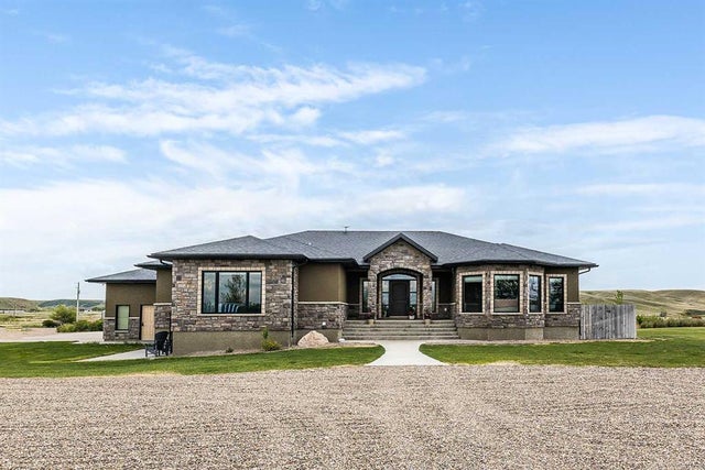 11232 Black & White Trail, Rural Cypress County