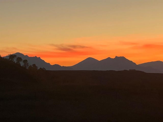 On Rr 290, Twin Butte