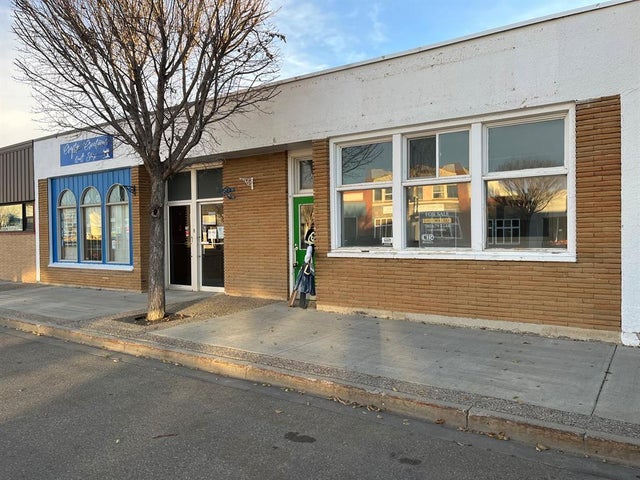 5005 50 Street, Killam