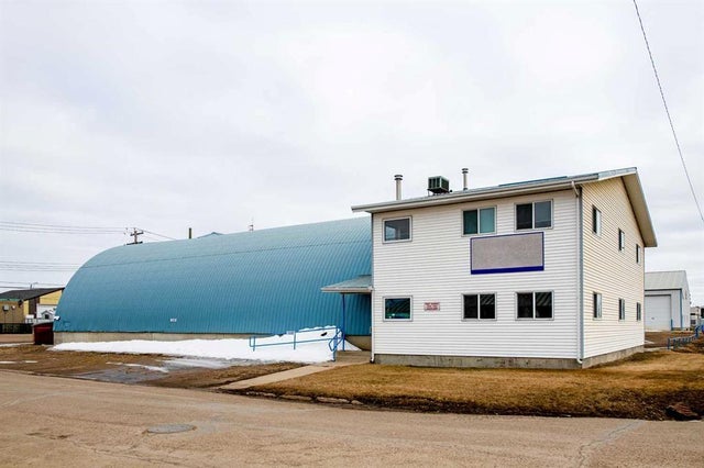 810 1 Avenue, Wainwright