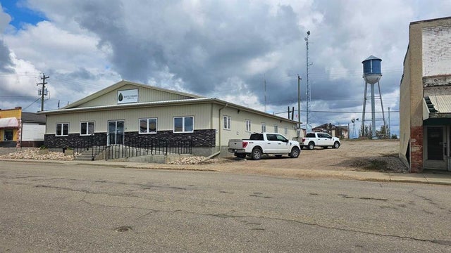 4913 Victora Avenue, Coronation