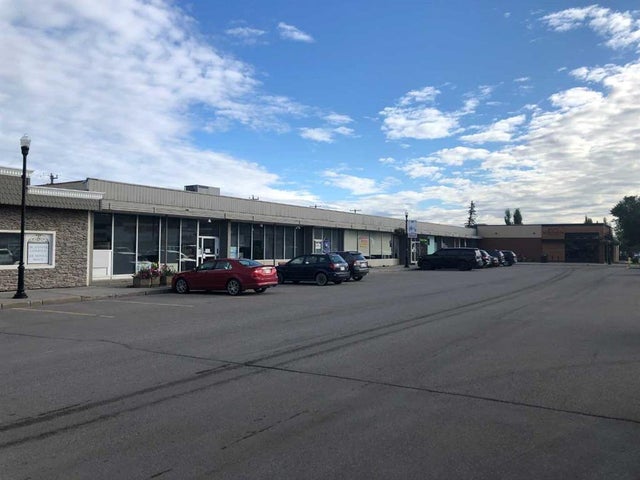 144-154 Athabasca Avenue, Hinton