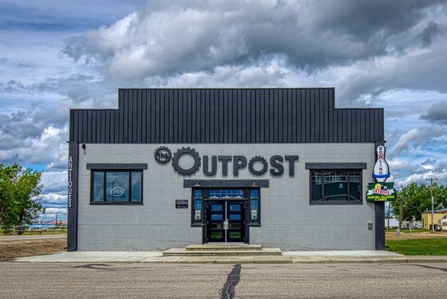 10004 100 Street, Hythe