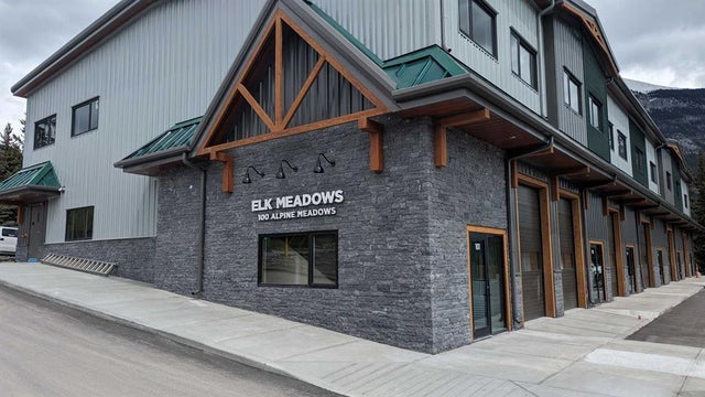 1104, 100 Alpine Meadows, Canmore