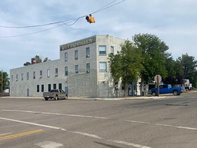 221 Centre Street, Tilley