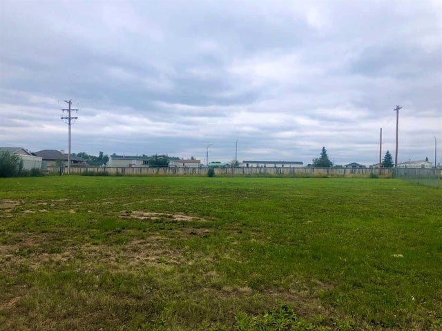 9906 Rainbow Boulevard, High Level