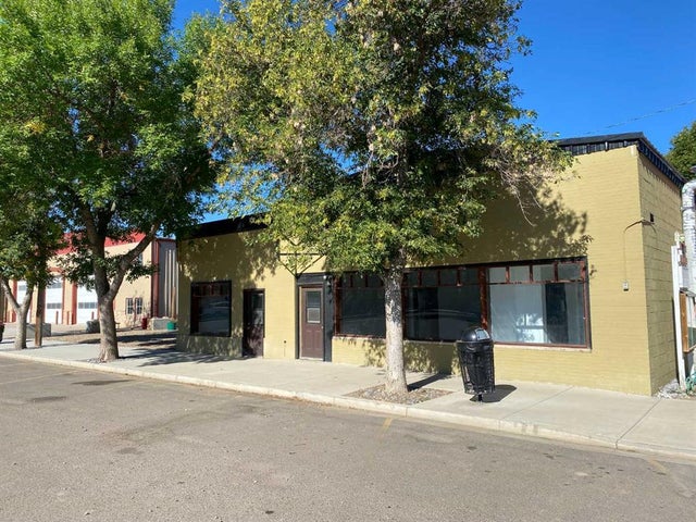 165 Centre Street, Tilley
