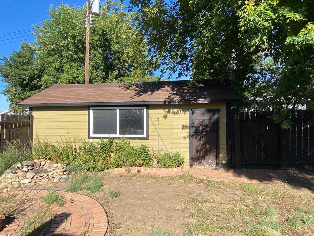 165 Centre Street Home for Sale in Tilley Real Estate