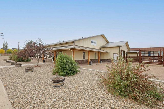 50 Upland Boulevard W, Brooks