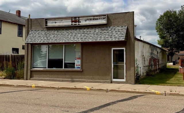 5008 50 Street, Mannville