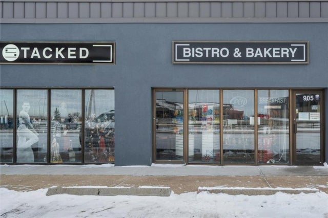 905 Mountain Avenue, Crossfield