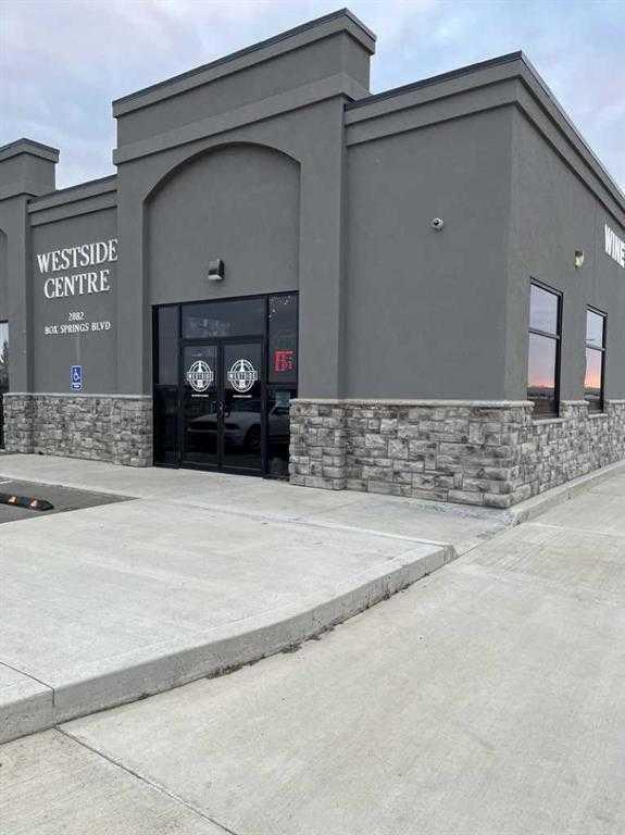 101, 2882 Box Springs Boulevard, Medicine Hat