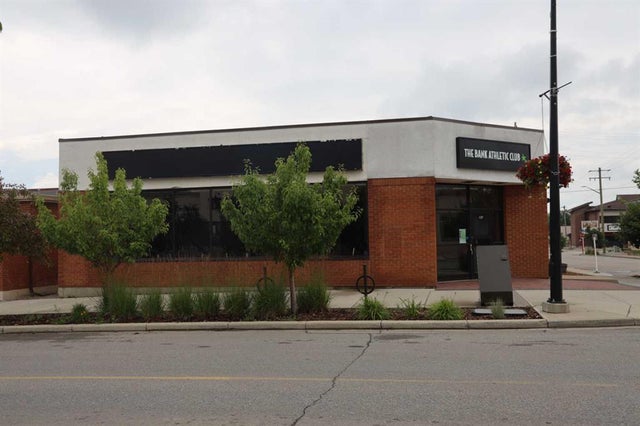 137 Second Avenue, Strathmore