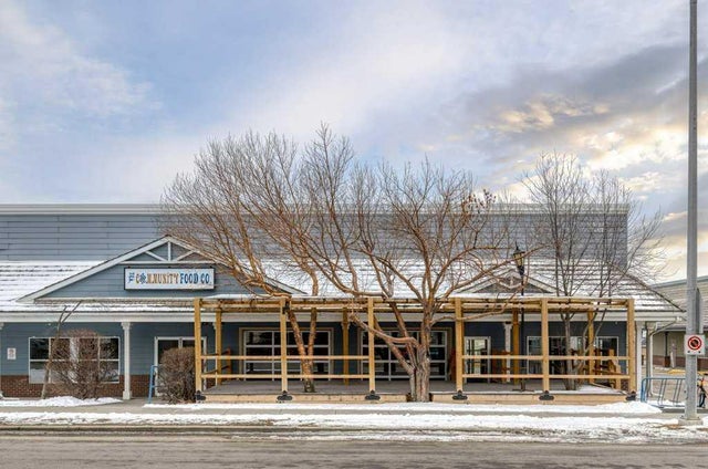 3, 185 First Street E, Cochrane