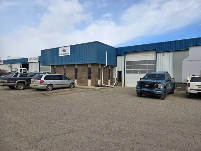 170, 8319 Chiles Ind Avenue, Red Deer