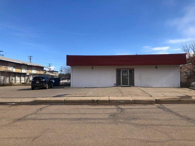 10005 99 Street, High Level