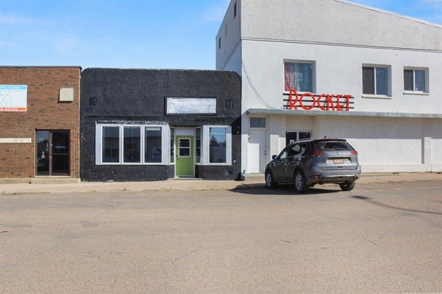 5213 50 Street, Viking