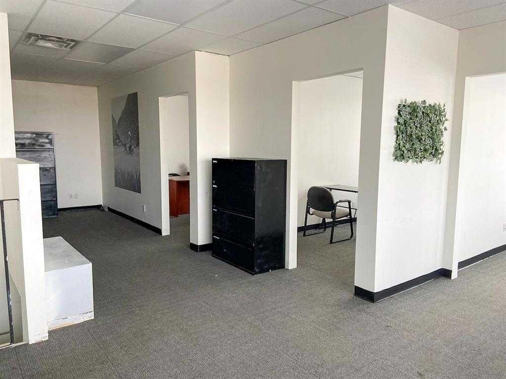 3515, 32nd Street  Northeast, Calgary – Commercial Mixed Use Listing Photo 4