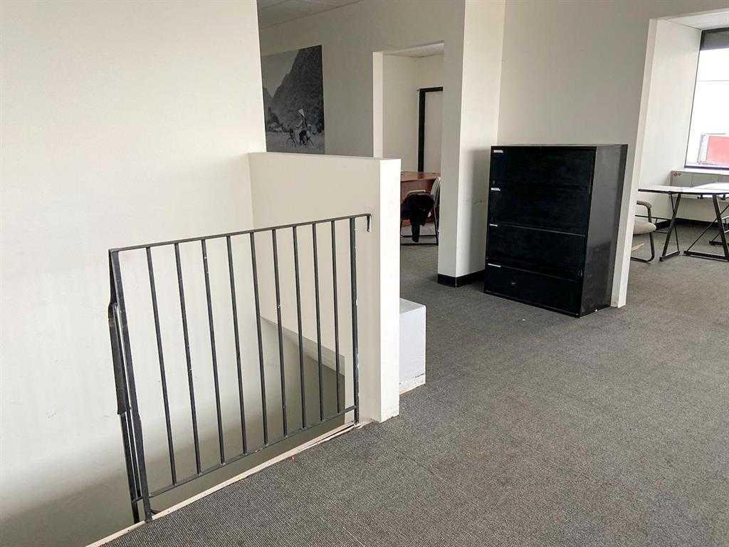 3515, 32nd Street  Northeast, Calgary – Commercial Mixed Use Listing Photo 5