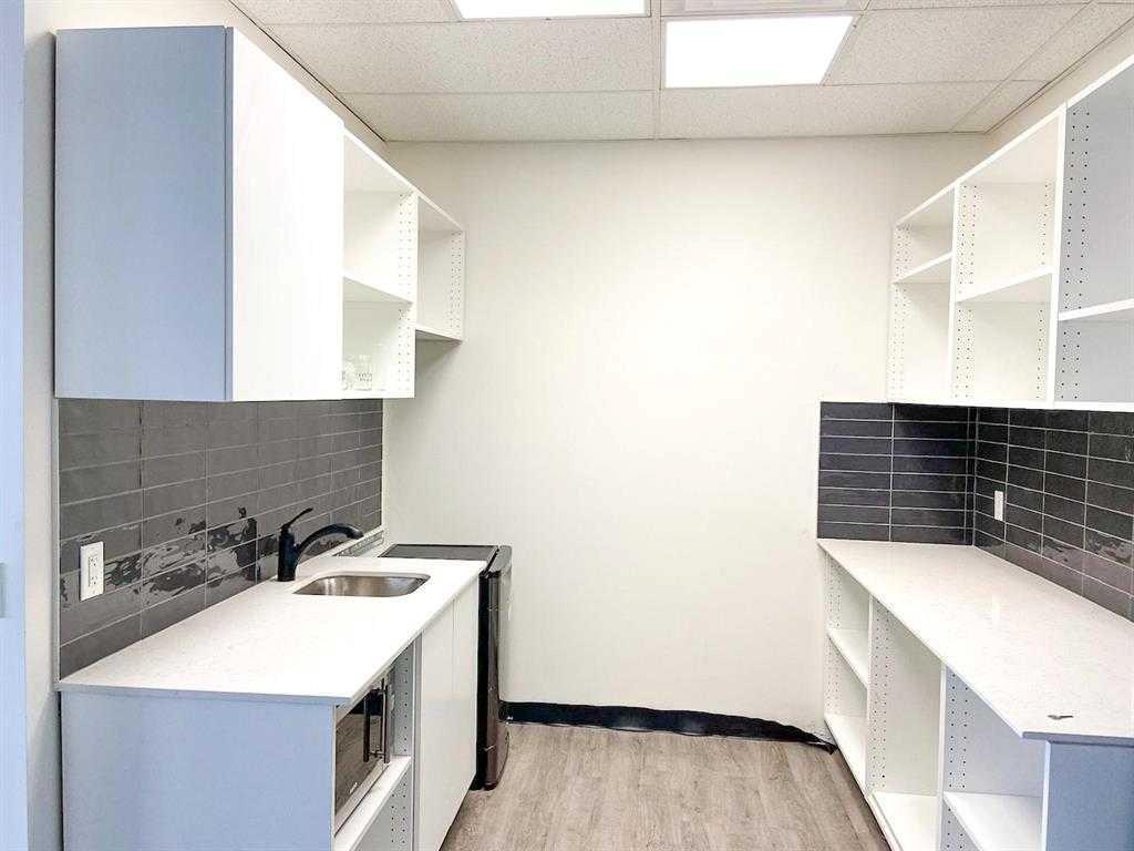 3515, 32nd Street  Northeast, Calgary – Commercial Mixed Use Listing Photo 6