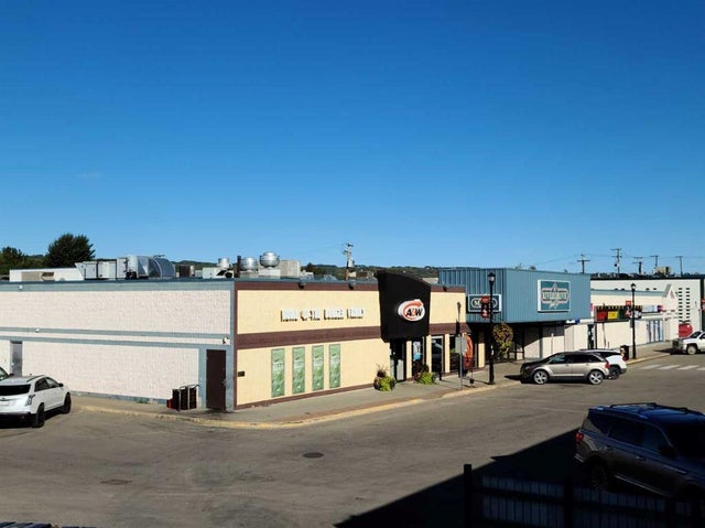 10122 100 Street, Peace River
