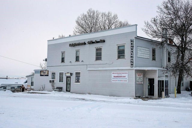 718 Broadway Street, Standard