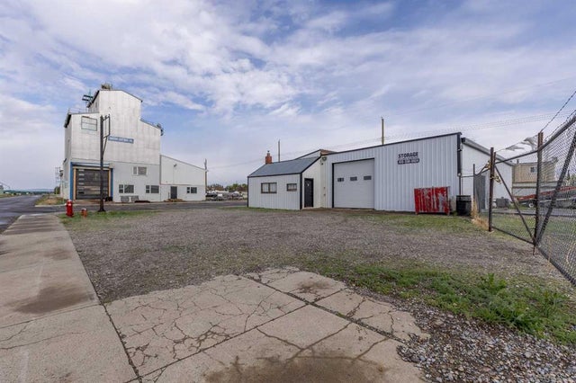 201 & 215 15 Street, Fort Macleod