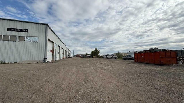 27 Mccool Crescent, Crossfield