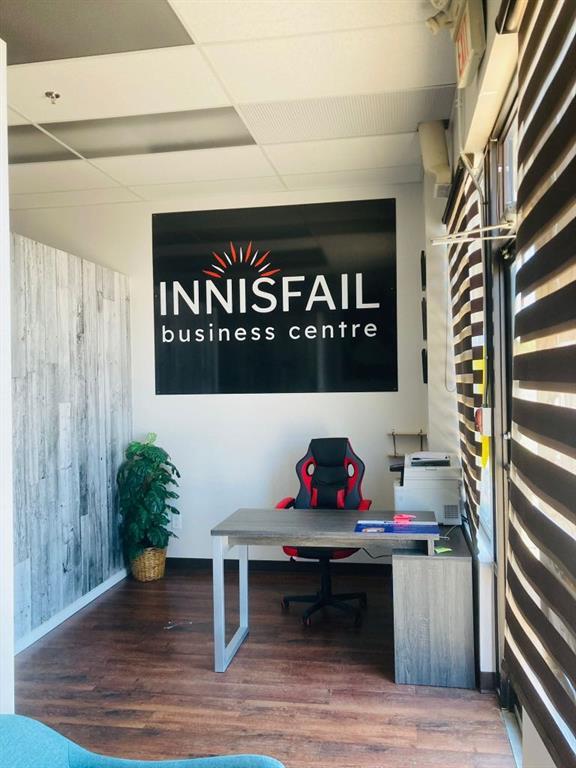 N/A, Innisfail