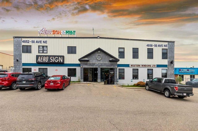 4852 50 Avenue Ne, Calgary