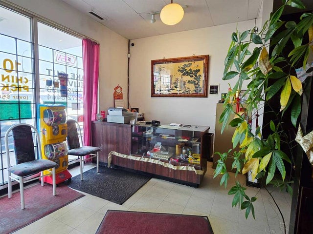 A, 4707 17 Avenue Se, Calgary